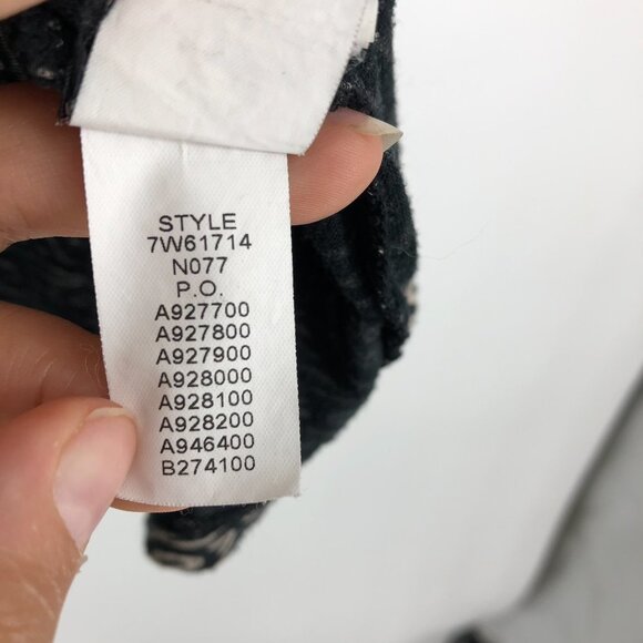 Lucky Brand Black and White Hayley Geo Print V-neck 1/2 Sleeve top S - Picture 9 of 13